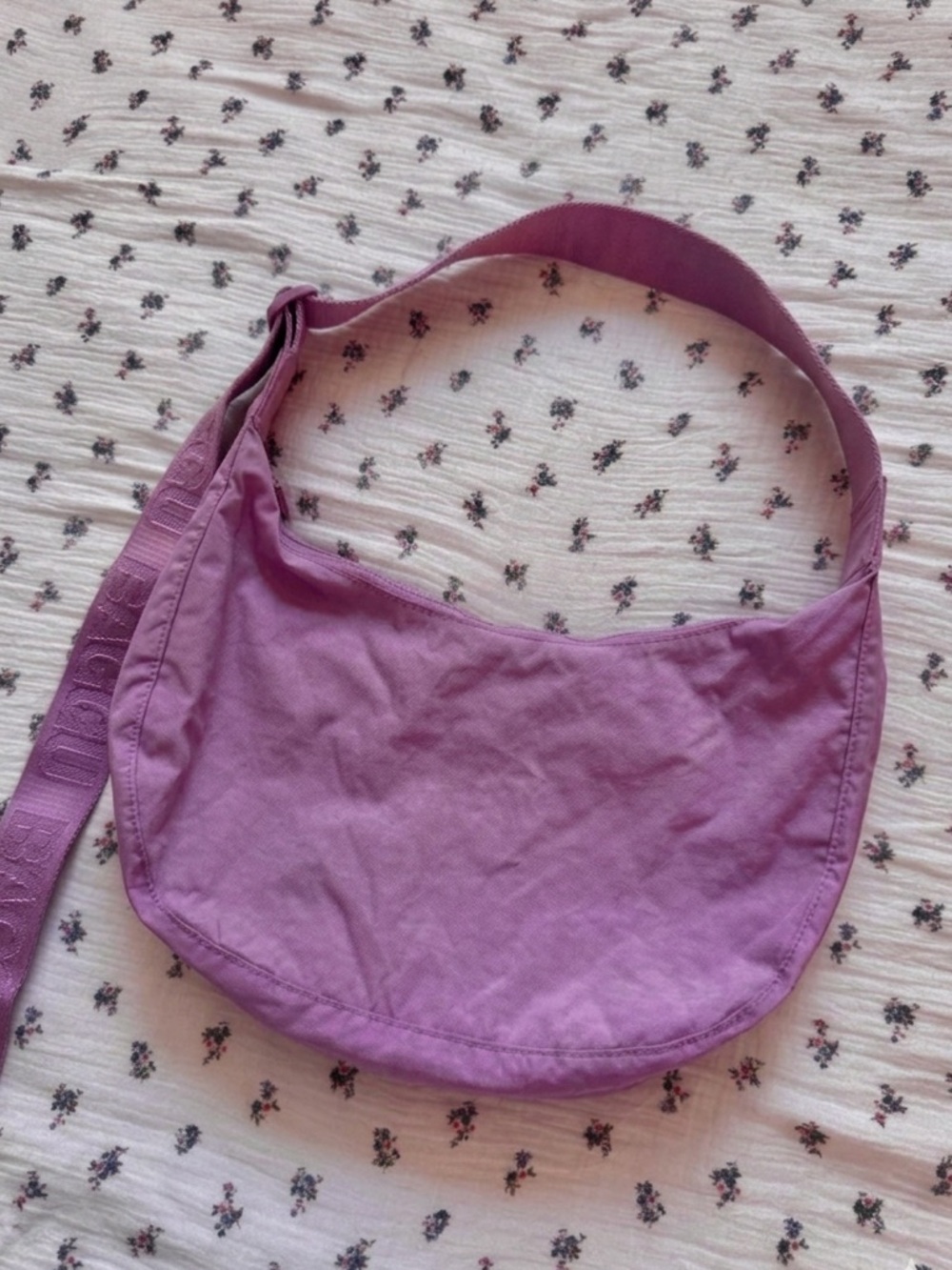 BAGGU Medium Crescent Shoulder Bag - Peony